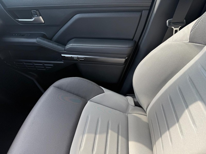 Toyota Tacoma 4WD Vehicle Image 15