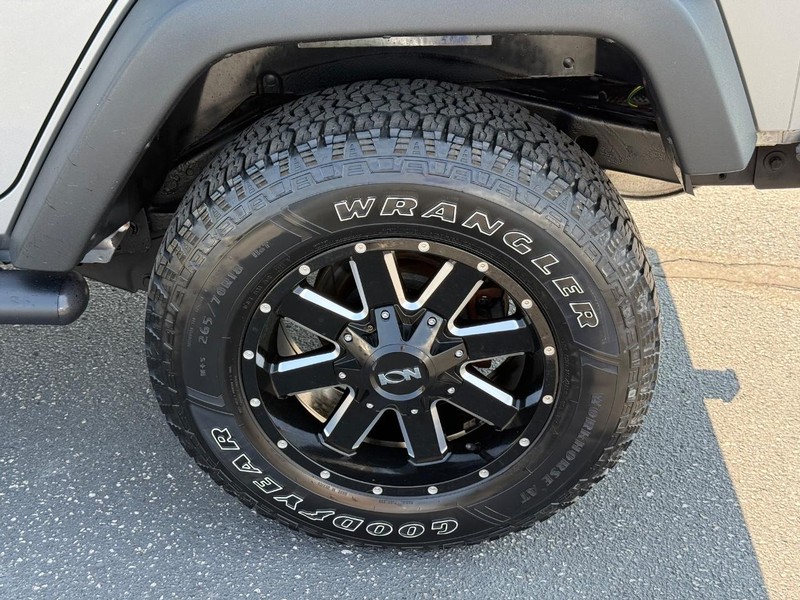 Jeep Wrangler JK Unlimited Vehicle Image 06