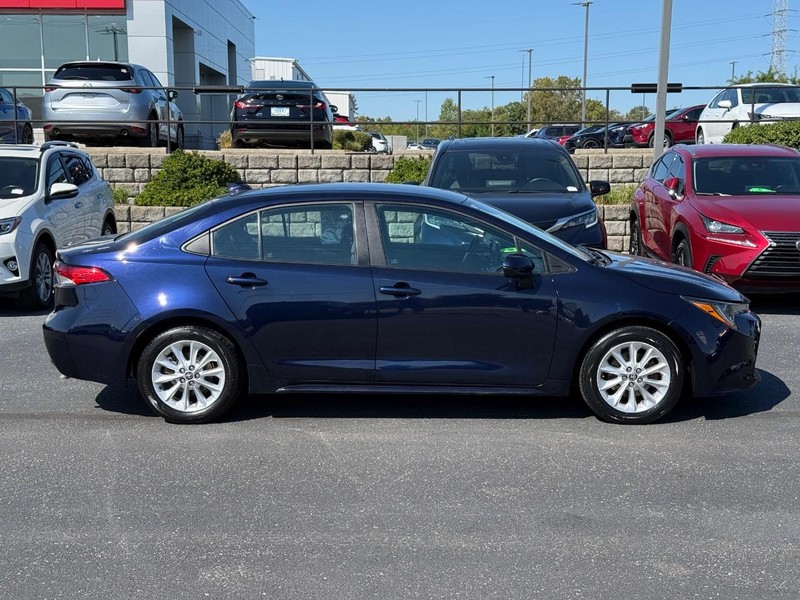 Toyota Corolla Vehicle Image 02