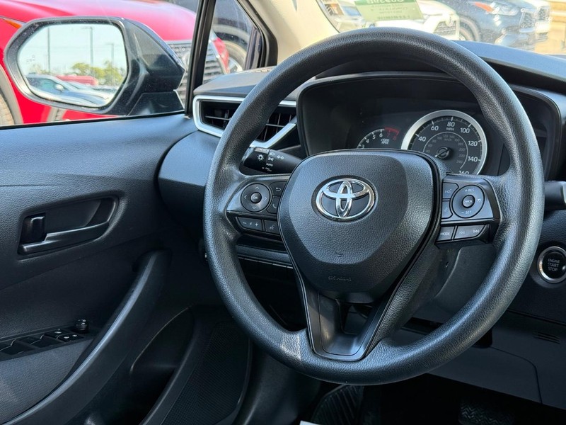 Toyota Corolla Vehicle Image 12