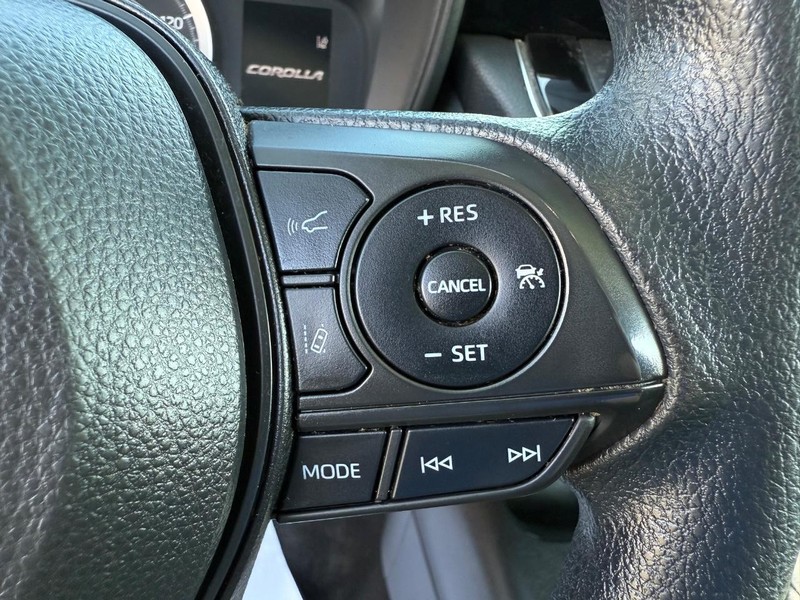 Toyota Corolla Vehicle Image 14