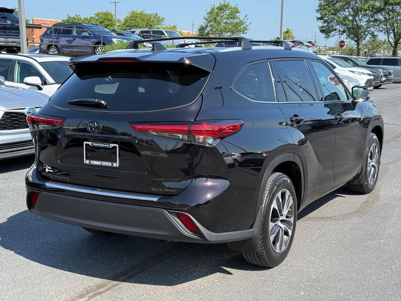 Toyota Highlander Vehicle Image 03