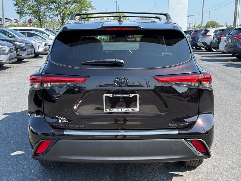 Toyota Highlander Vehicle Image 04