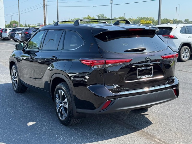 Toyota Highlander Vehicle Image 05
