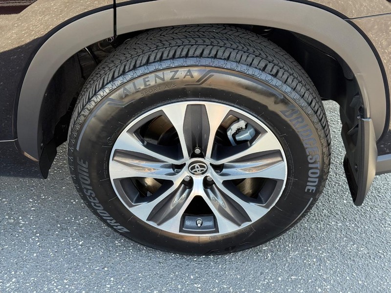 Toyota Highlander Vehicle Image 06