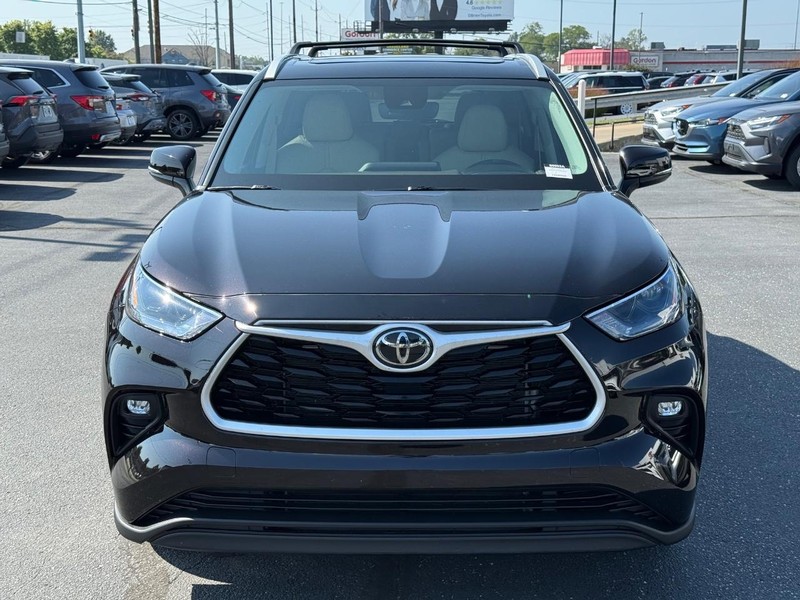 Toyota Highlander Vehicle Image 10