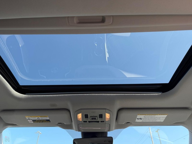 Toyota Highlander Vehicle Image 13