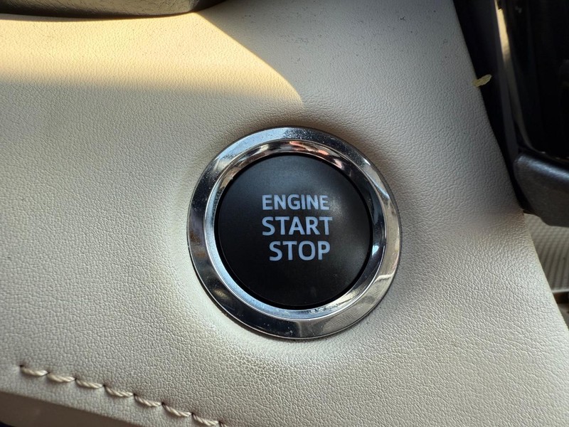 Toyota Highlander Vehicle Image 18