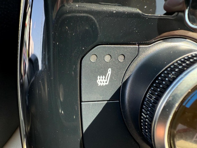 Toyota Highlander Vehicle Image 19