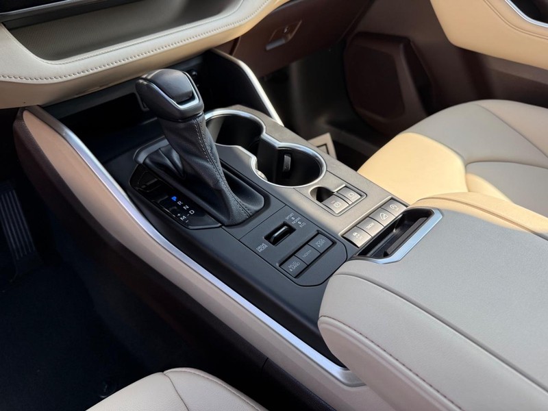 Toyota Highlander Vehicle Image 23