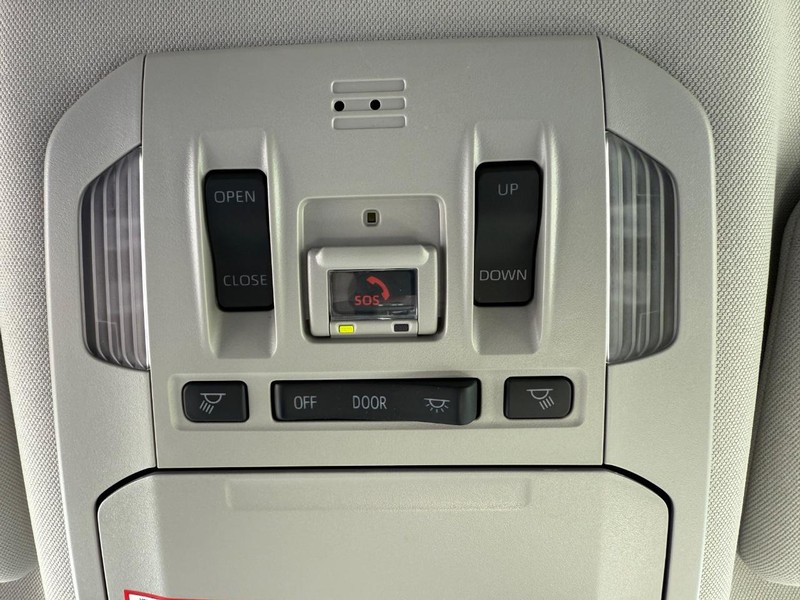 Toyota Highlander Vehicle Image 25