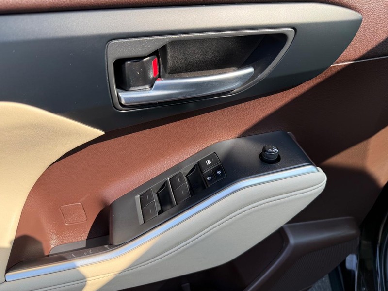 Toyota Highlander Vehicle Image 28
