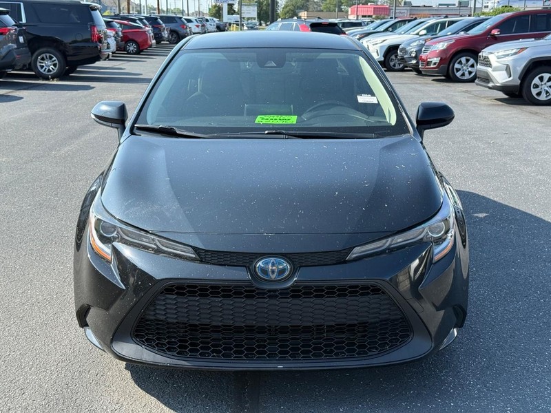 Toyota Corolla Hybrid Vehicle Image 09