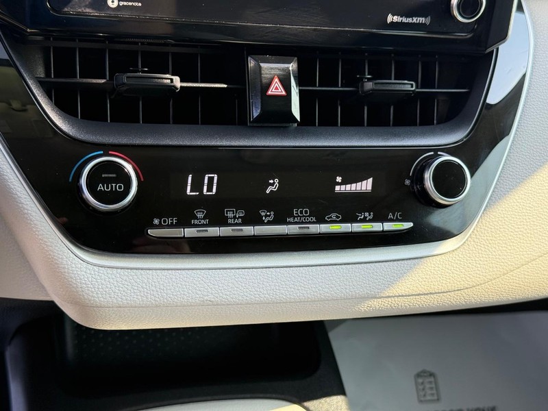 Toyota Corolla Hybrid Vehicle Image 18