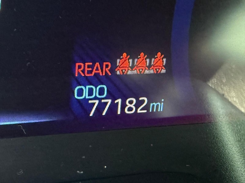 Toyota Corolla Hybrid Vehicle Image 22