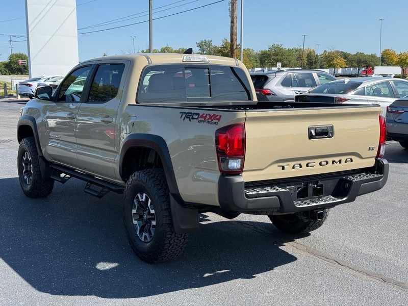 Toyota Tacoma Vehicle Image 05