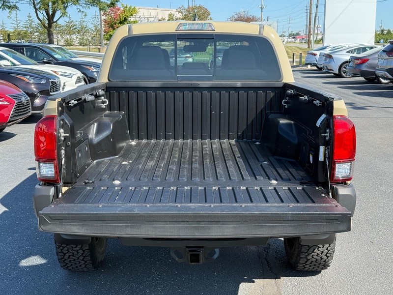 Toyota Tacoma Vehicle Image 07