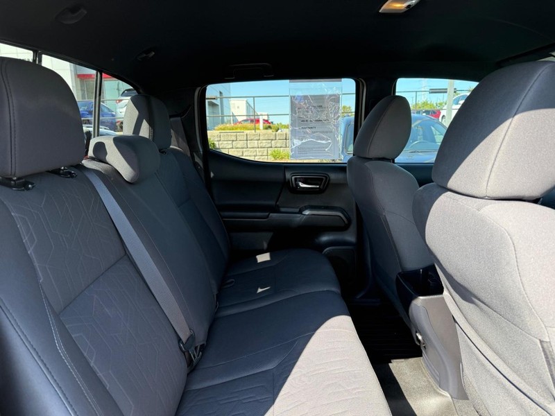 Toyota Tacoma Vehicle Image 10