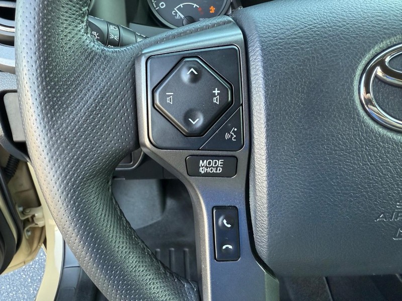 Toyota Tacoma Vehicle Image 13