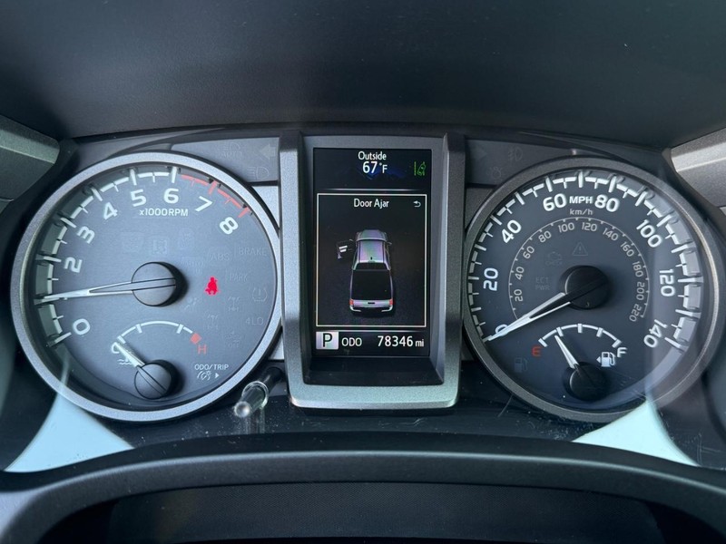 Toyota Tacoma Vehicle Image 21