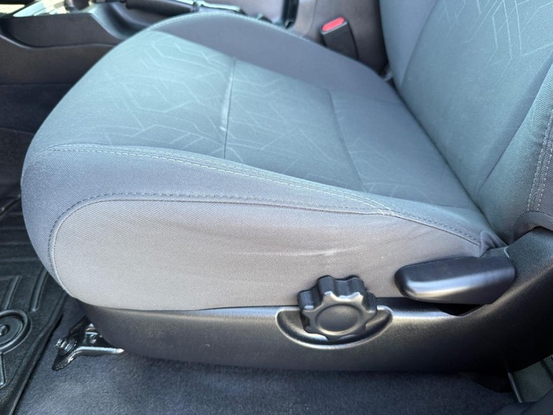 Toyota Tacoma Vehicle Image 24