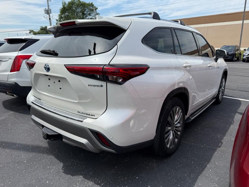 Toyota Highlander Hybrid Vehicle Image 02