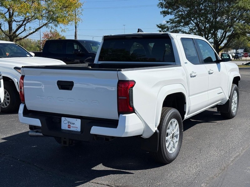 Toyota Tacoma 2WD Vehicle Image 03