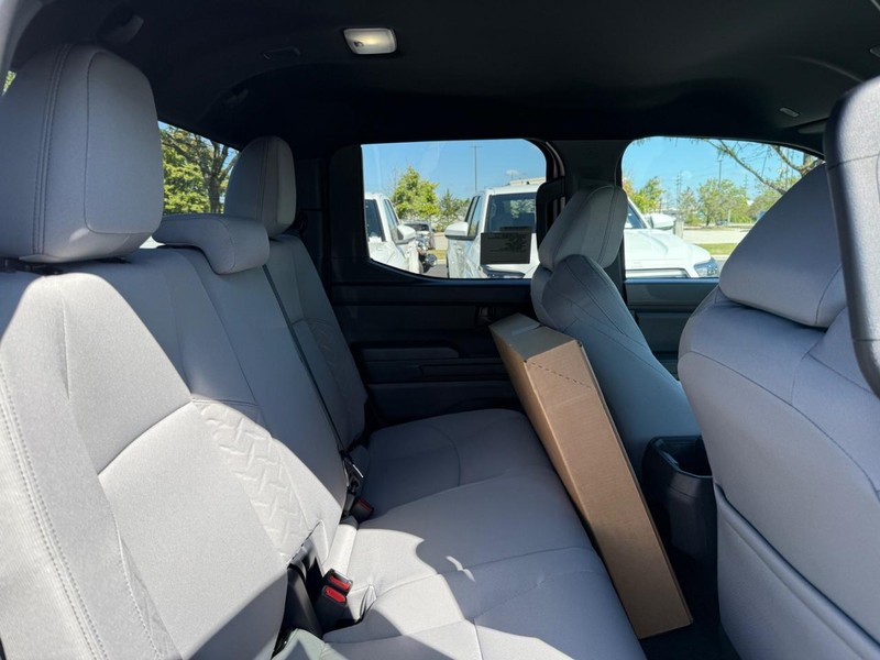 Toyota Tacoma 2WD Vehicle Image 04