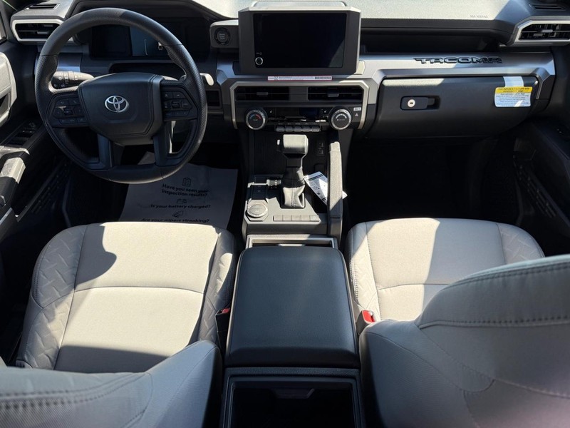 Toyota Tacoma 2WD Vehicle Image 05