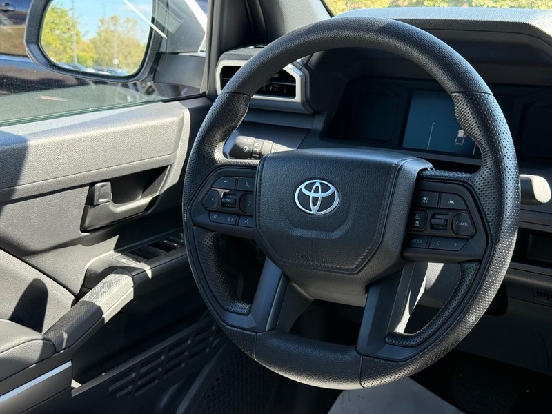 Toyota Tacoma 2WD Vehicle Image 06