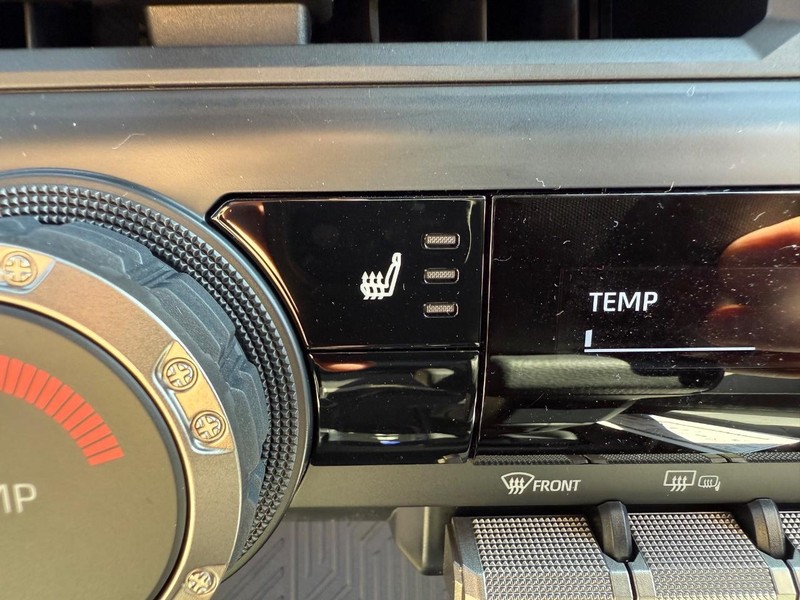 Toyota Tacoma 2WD Vehicle Image 10