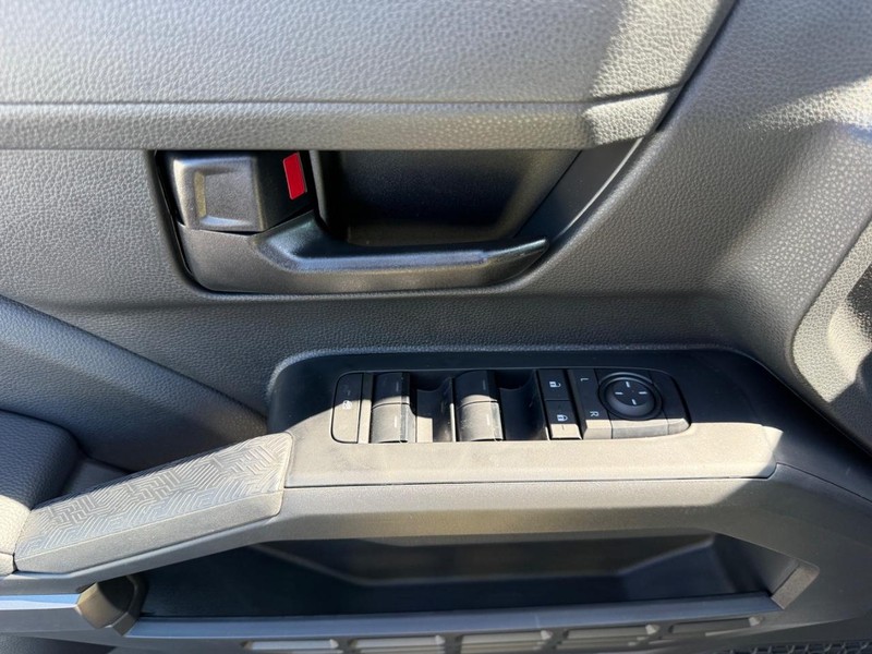 Toyota Tacoma 2WD Vehicle Image 18