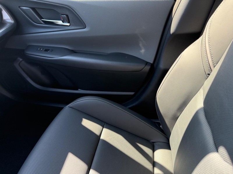 Toyota Prius Vehicle Image 15