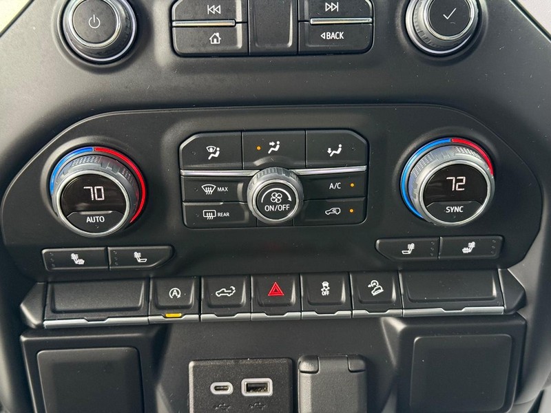 Chevrolet Silverado 1500 LTD Vehicle Image 19