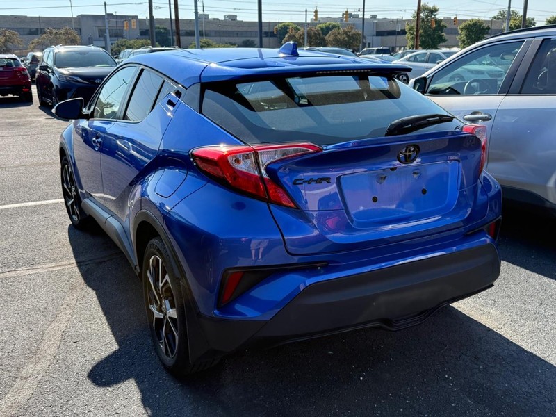 Toyota C-HR Vehicle Image 03