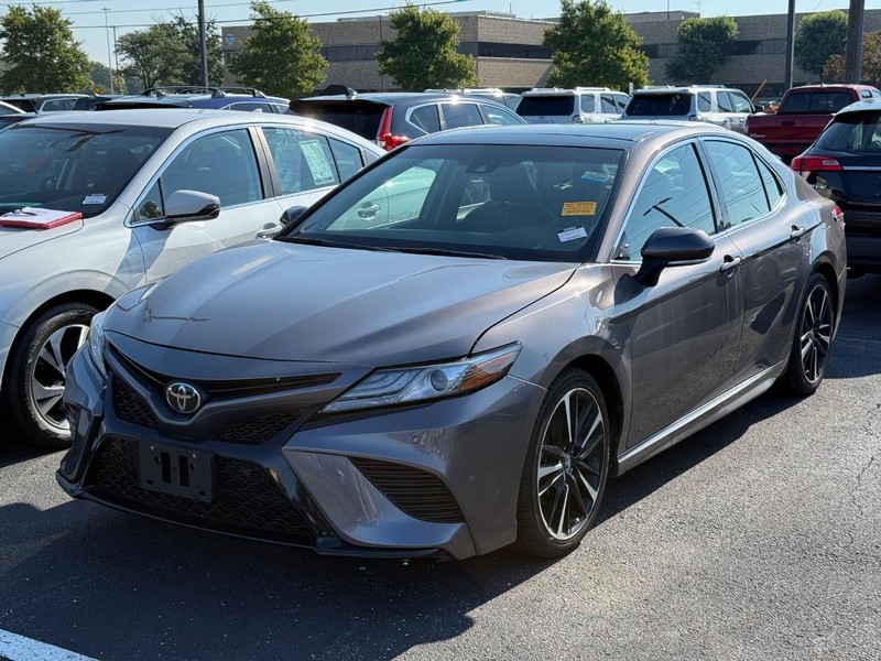 Toyota Camry Vehicle Image 02