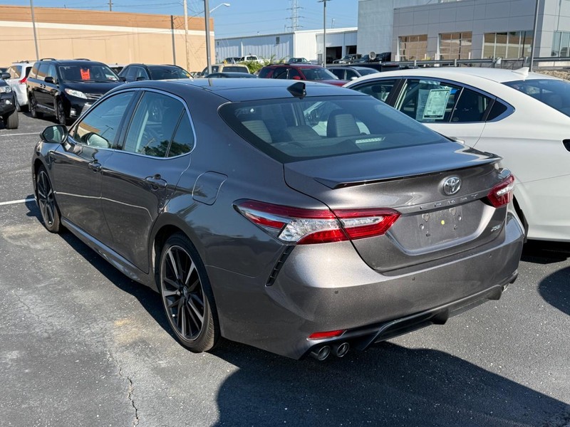 Toyota Camry Vehicle Image 03