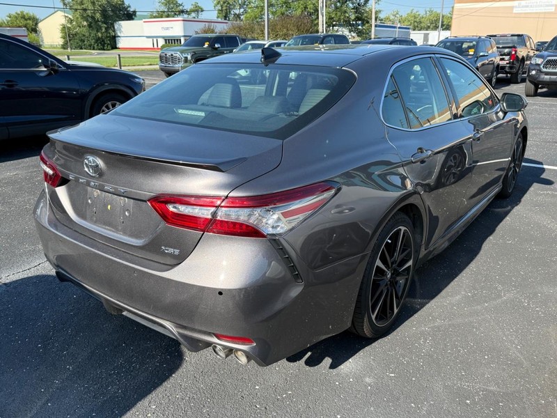 Toyota Camry Vehicle Image 04