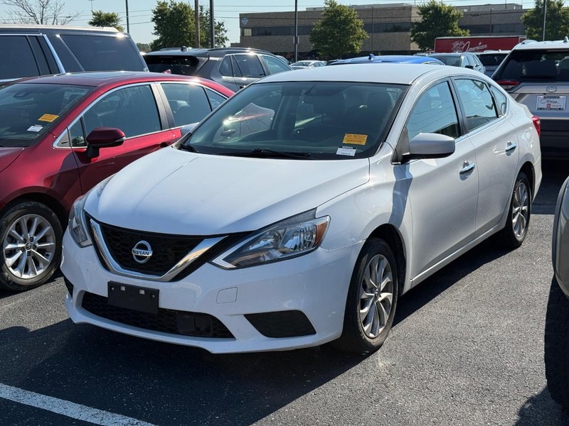 Nissan Sentra Vehicle Image 02