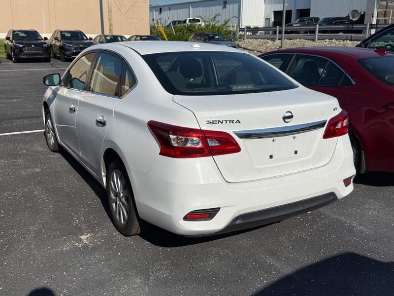 Nissan Sentra Vehicle Image 03