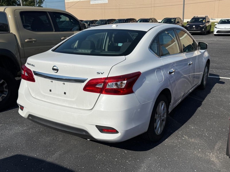 Nissan Sentra Vehicle Image 04