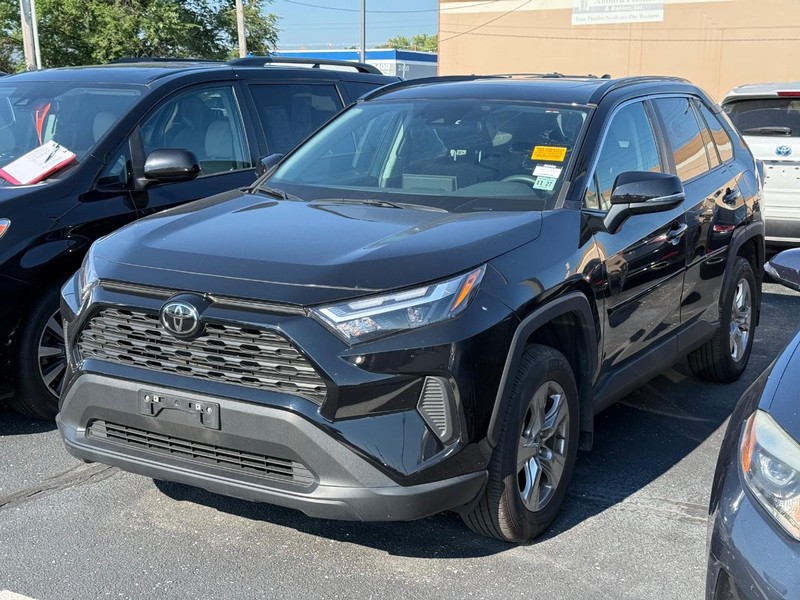 Toyota RAV4 Vehicle Image 02