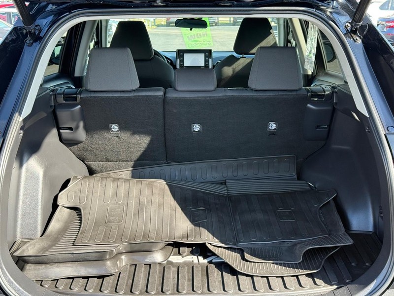 Toyota RAV4 Vehicle Image 07