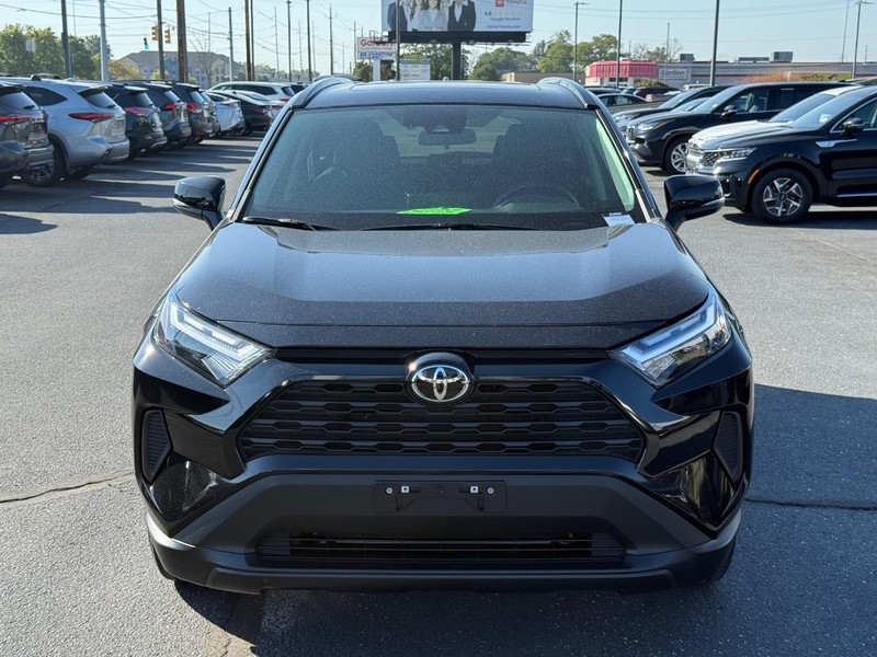 Toyota RAV4 Vehicle Image 10