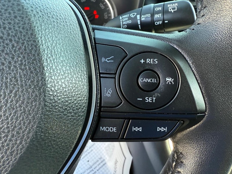 Toyota RAV4 Vehicle Image 16