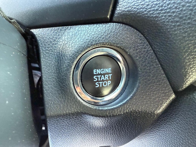 Toyota RAV4 Vehicle Image 17