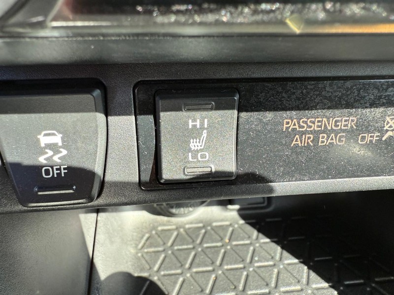 Toyota RAV4 Vehicle Image 18