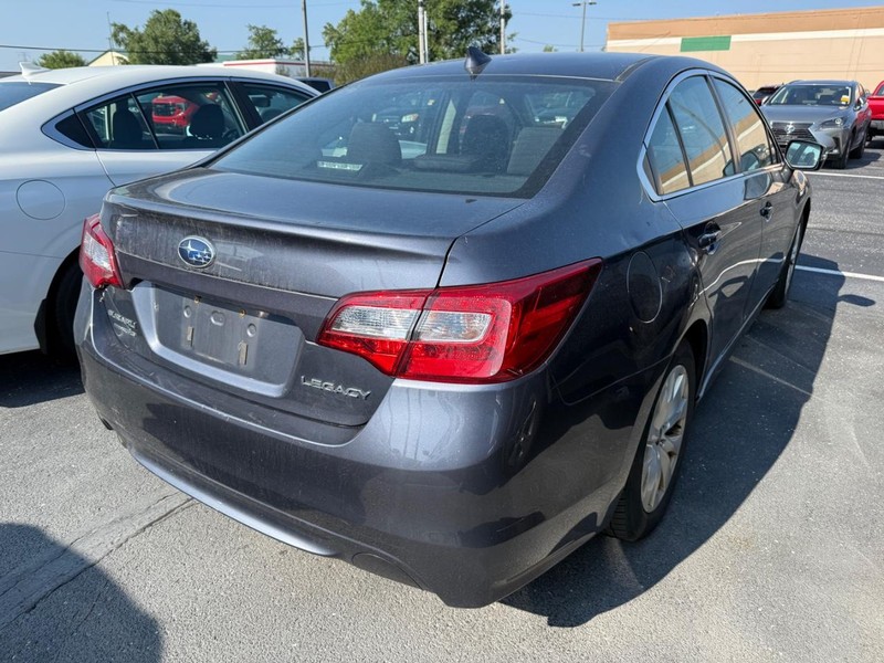 Subaru Legacy Vehicle Image 04