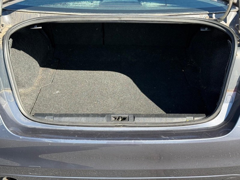 Subaru Legacy Vehicle Image 07