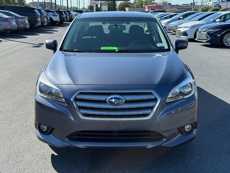 Subaru Legacy Vehicle Image 09